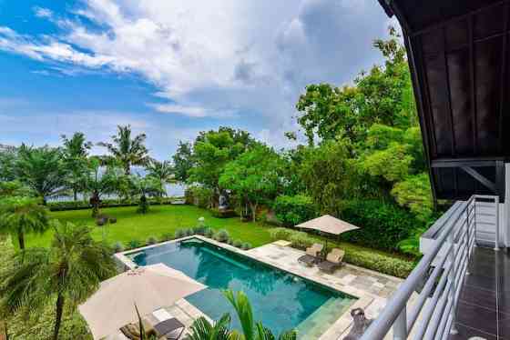 Villa Mahkai - Romantic Beachfront Vacation Rental Seririt