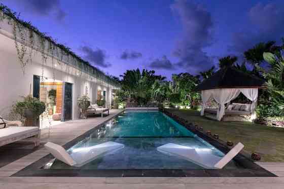 Amazing villa 4 BR next to Seminyak Kuta