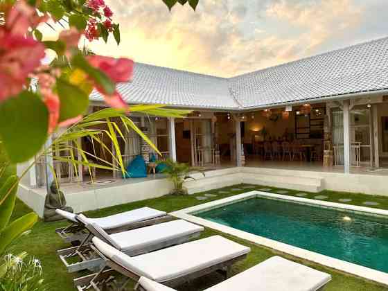 В самом сердце Семиньяка 3BD Villa White Karma. Kuta