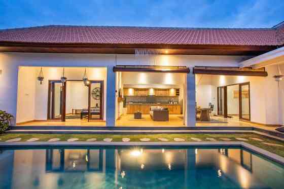 #ПОТРЯСАЮЩАЯ вилла 3 BR LUX Villa в 2 минутах от ФИННОВ и пляжа. Denpasar