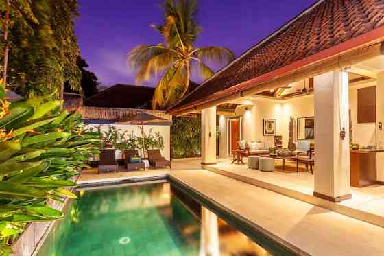 Asrina Villa 's, 3 Seminyak, 2BR, 100 м от пляжа Kuta