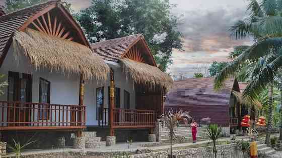 Sari Garden Cottage and Resto 2 Klungkung