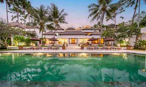 Villa Dahlia - Luxury Oceanfront Retreat  w/Chef Klungkung