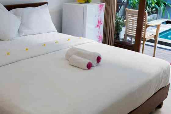 Canggu Ocean House/Pink. Прогулявшись до пляжа! Kuta