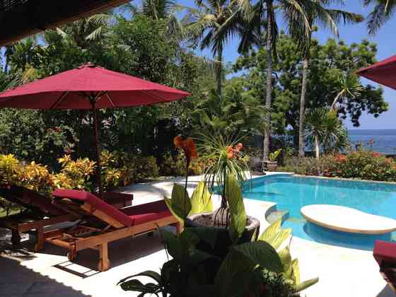 North Bali Beachfront Villa Damai, включая завтрак! Seririt