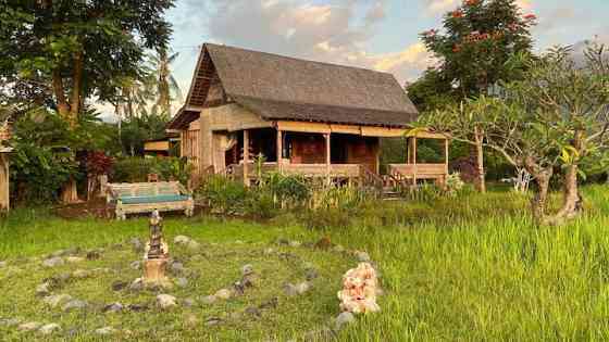 Sekempul Falls Teak House, Судаджи Singaraja