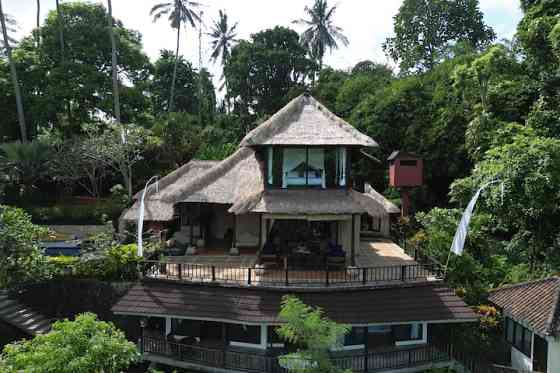 Вилла в джунглях на закате в Убуде - с персоналом. Ubud