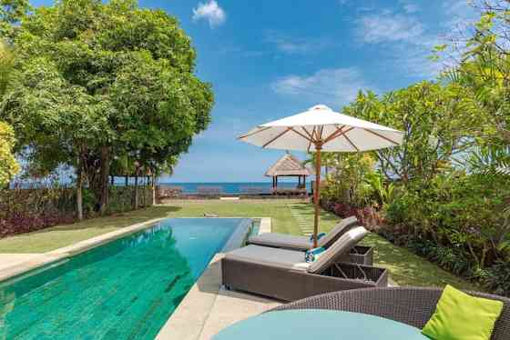 Вилла Emerald - Romantic Balinese Beachfront Villa Banjar