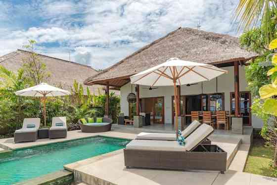 Вилла Emerald - Romantic Balinese Beachfront Villa Banjar