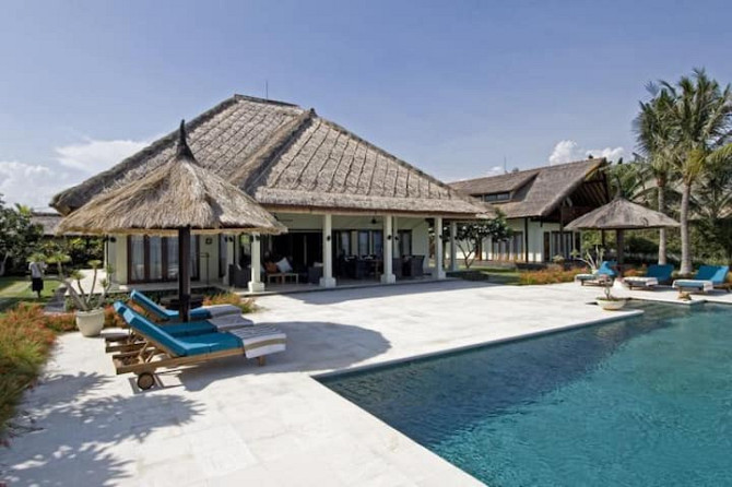 Роскошная вилла Beachfront Villa Nusa Indah CHSE сертифицирована Banjar - photo 2