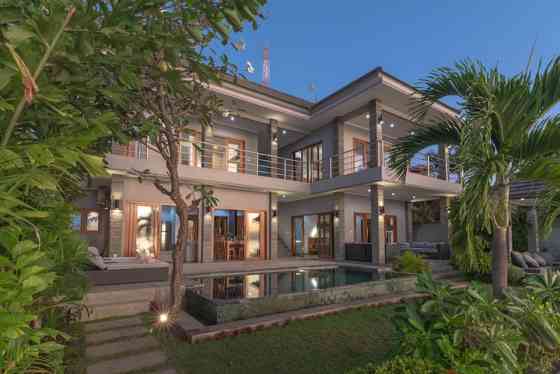 Villa Sean - Luxury and Romantic Beachfront Villa Singaraja