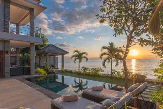 Villa Sean - Luxury and Romantic Beachfront Villa Singaraja