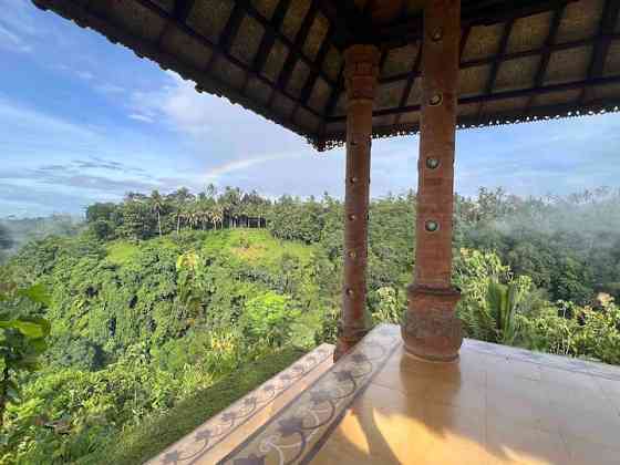 Дом в джунглях на вершине долины Ubud