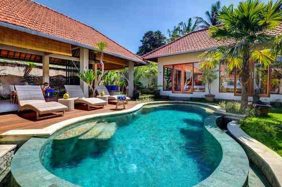 Вилла Little Paradise Pool Pool Villa с 1 спальней рядом с Чангу Denpasar