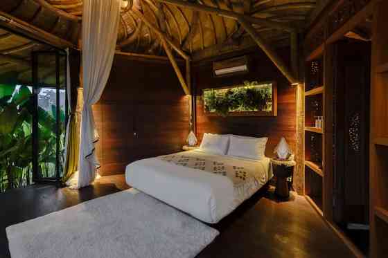 EARTHSHIP Eco Luxe Home Ubud