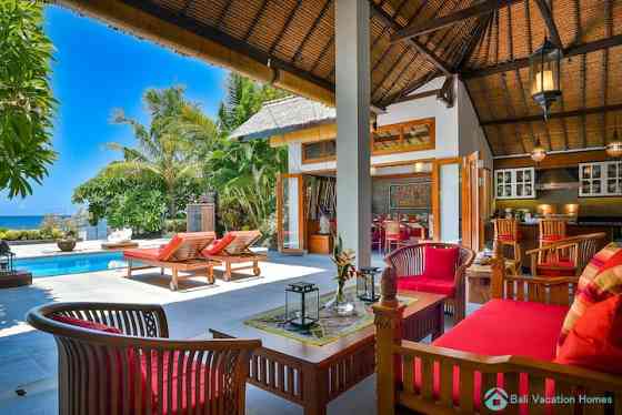 Villa Kamboja ~ Intimate Luxury Beach Villa 3BR Banjar