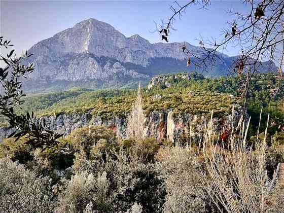 Каменный дом рядом с альпинистскими маршрутами Antalya