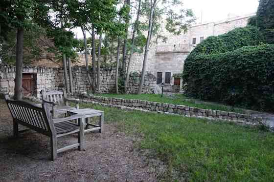 Hideaway Cave House with Garden UErguep