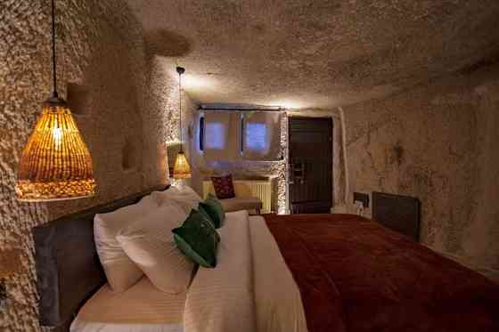 Sato Cave Hotel - Двухместный номер в пещере UErguep