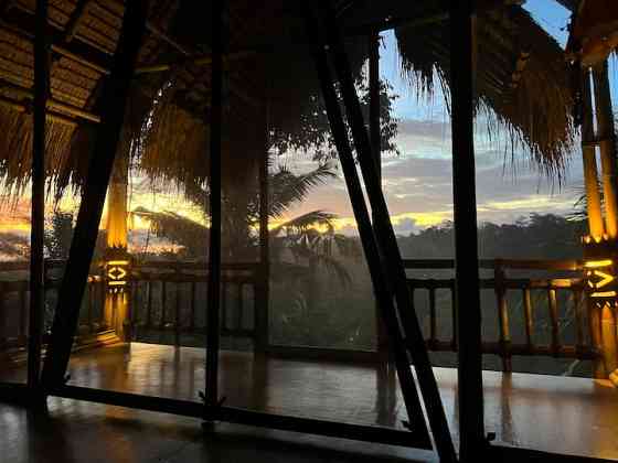 Nafka Lodge Private Eco Bamboo House, вид на джунгли Ubud