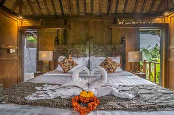 Malaya Antique Villa with Ricefield View Ubud