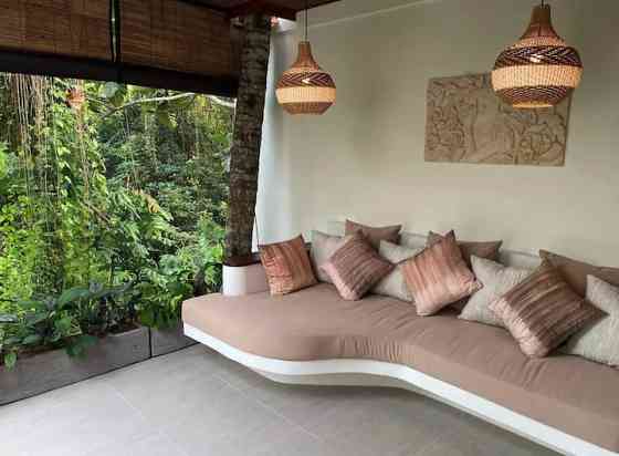 Новая частная вилла Luxe Villa D с видом на бассейн и юнгли. Ubud