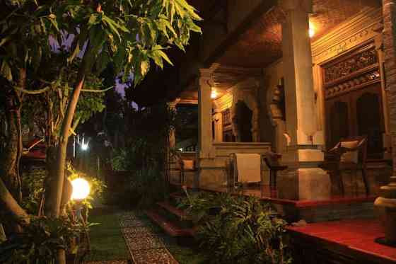 Недорогое жилье в гостинице Ubud Tungeh Inn Ubud