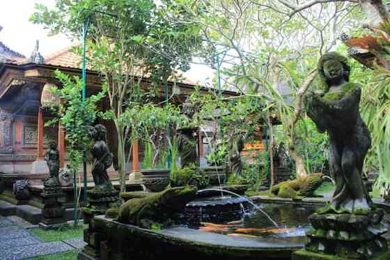 Недорогое жилье в гостинице Ubud Tungeh Inn Ubud