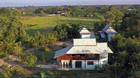 «Santisook» 
 Moon 's Thai Homestay Hang Dong