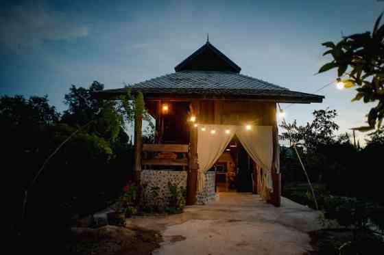 «Santisook» 
 Moon 's Thai Homestay Hang Dong