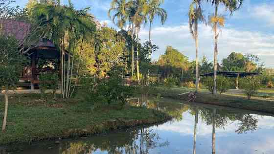 บ้านสวนภูริชญา บ้านไม้กลางน้ำ San Kamphaeng