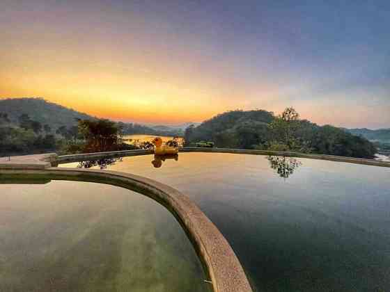 Дом у бассейна Lungalow, коттедж Lake Dragon Khao Yoi