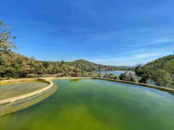 Дом у бассейна Lungalow, коттедж Lake Dragon Khao Yoi