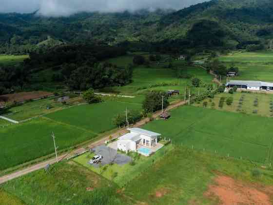 Вилла Pool Villa Chiang Rai - рядом с Mae Fah Luang Uni Мэчан