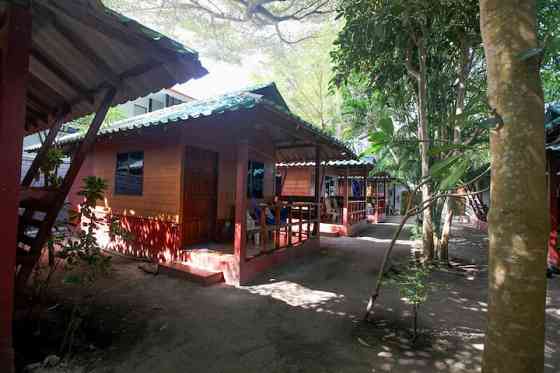 Triple Bungalow 2,автор Family Song Koh Lipe. Сатун