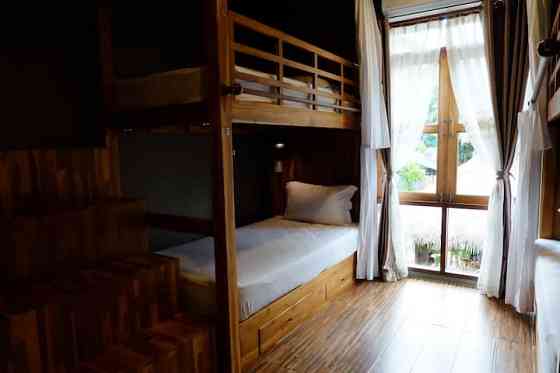 A litter & warm: Bloom cafe and hostel on Koh Lipe Сатун