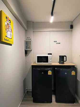 10 секунд пешком до BTS @Brand New Hostel Dada97-403. Phra Pradaeng