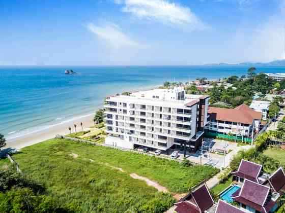 Escape Condominiums Beachfront Suites - Mae Phim Klaeng