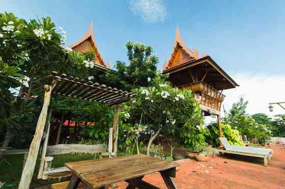 Уникальный тайский тиковый домик на реке Phra Nakhon Si Ayutthaya