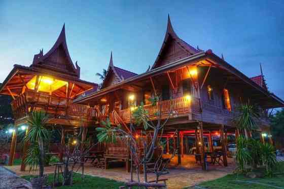 Уникальный тайский тиковый домик на реке Phra Nakhon Si Ayutthaya