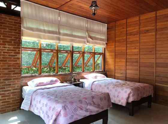 Tha Ma-O Bou-Teak homestay in Lampang old town Лампанг