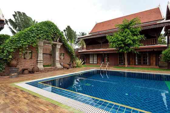 Ban Sriphaya 2: Lao Style Poolside Villa Tha Bo