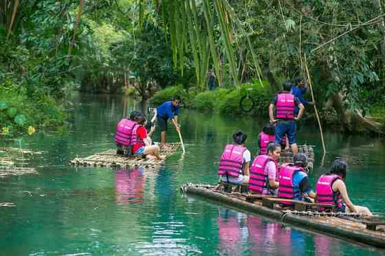 Среднее домохозяйство @ Rafting Wang Hoang House Пхетчабун