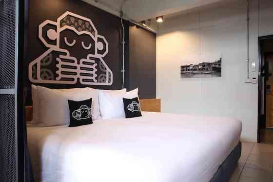 Urban Oasis Chimpanzee Pod Double Bed City Center Surat Thani