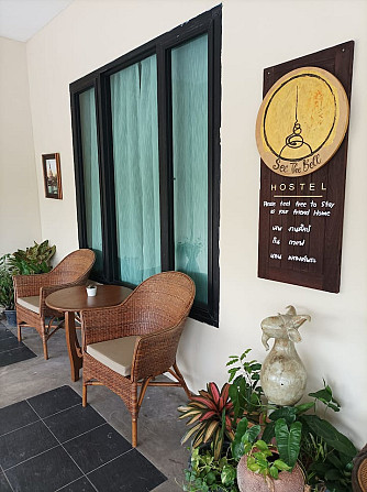 SeeTheBell Hostel 
 спит в центре Пхра-Накхон-Патома. Nakhon Pathom - photo 1