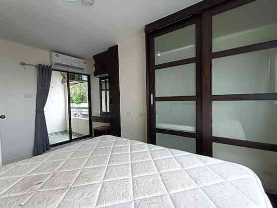 Просторная 1BR Lumpini Place Narathiwas Chongnonsi Phra Pradaeng