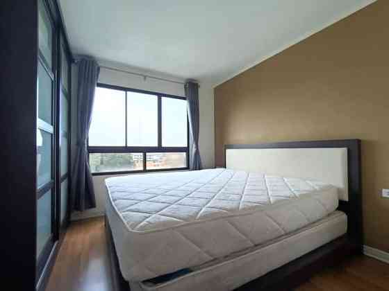 Просторная 1BR Lumpini Place Narathiwas Chongnonsi Phra Pradaeng