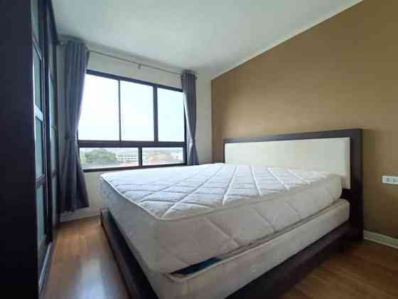 Просторная 1BR Lumpini Place Narathiwas Chongnonsi Phra Pradaeng