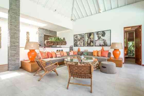 5BR Villa Two Pools Canggu 200 м до пляжа. Kuta