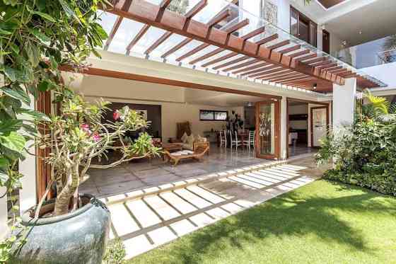 Роскошная вилла Sleek Villa in the Heart of Petitenget Kuta